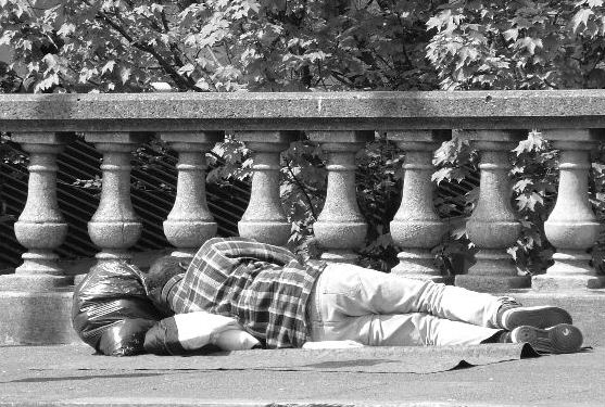 photo "Resting On The Bridge" tags: reporting, portrait, 