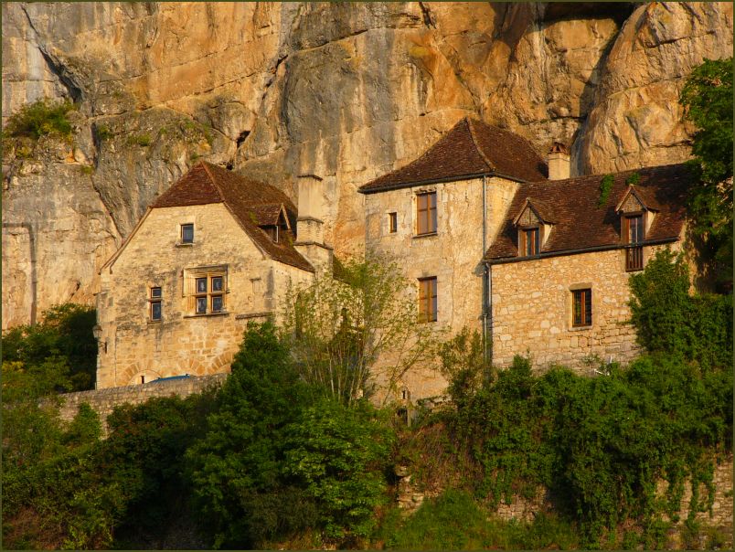 photo "Under the rock" tags: architecture, travel, landscape, Europe