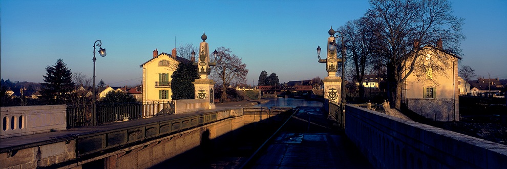 photo "Briare, Loiret." tags: travel, architecture, landscape, Europe