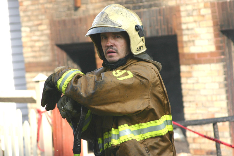 photo "Firefighter #497" tags: reporting, 