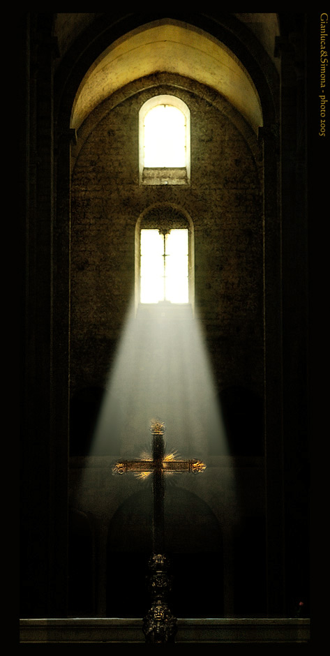 photo "sacred light" tags: architecture, travel, landscape, Europe