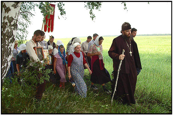 photo "Religious procession" tags: genre, 