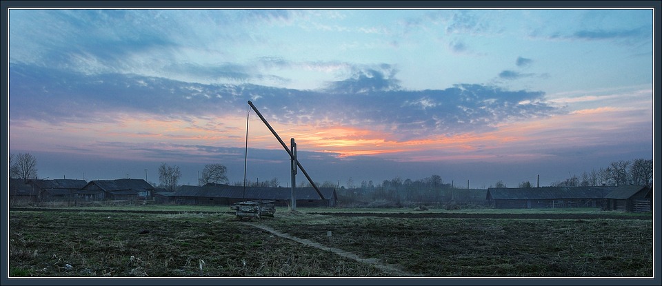 photo "Rural evening panorama with a well" tags: landscape, spring, sunset