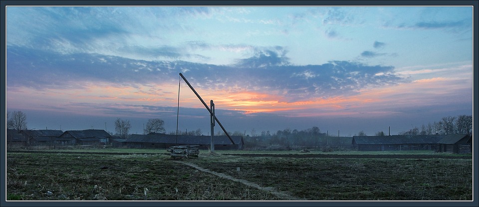 photo "Rural evening panorama with a well" tags: landscape, spring, sunset