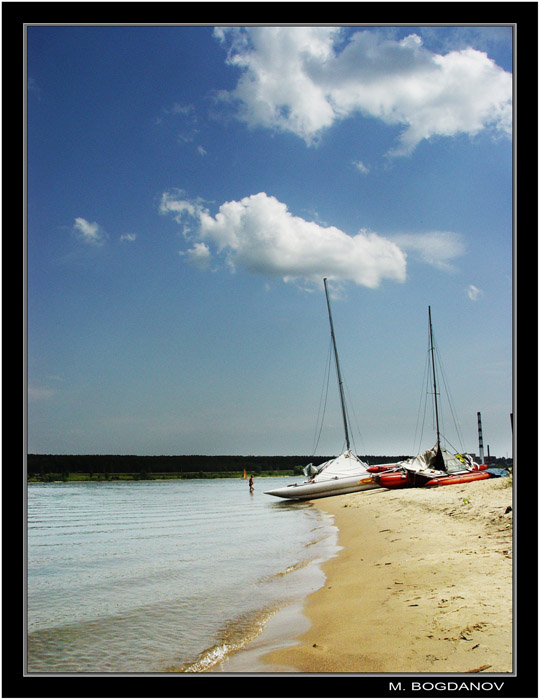 photo "The Beach" tags: landscape, clouds, water