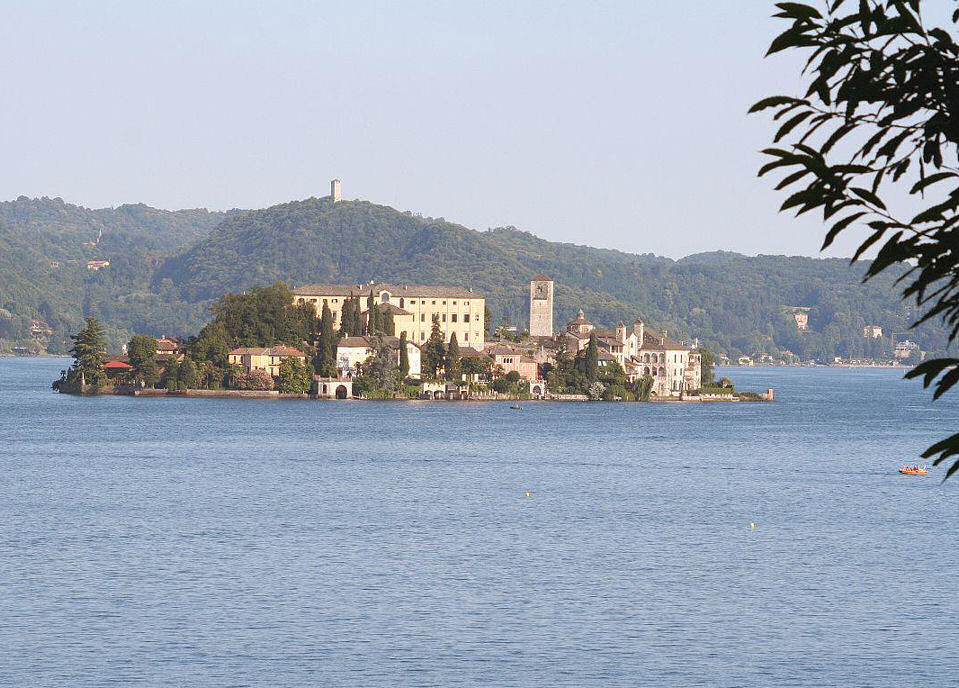 photo "San Giulio - Lake Of Orta - Italy [different sight" tags: travel, landscape, Europe, mountains