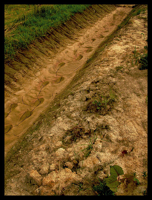 photo "Six Feet Under" tags: travel, landscape, Europe