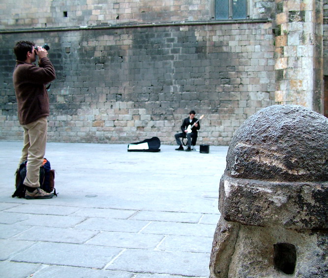 photo "Morning. Musician. Barcelona." tags: genre, travel, Europe