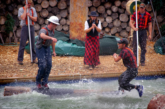 photo "Log Roll" tags: sport, 