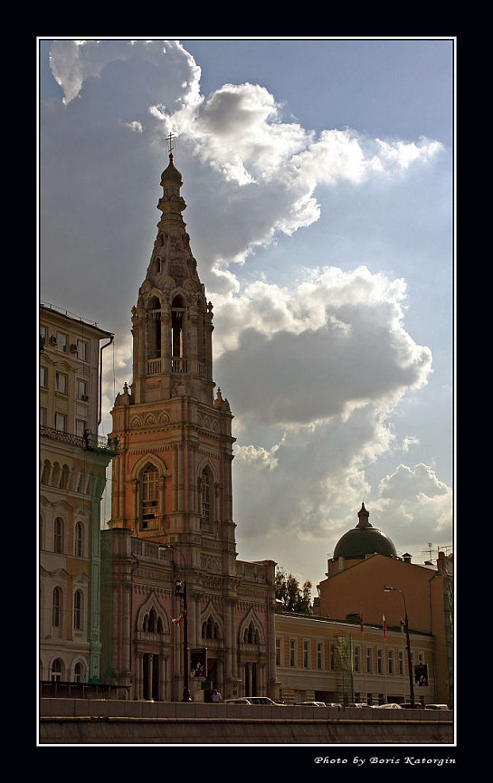 photo "Punching clouds" tags: architecture, landscape, clouds