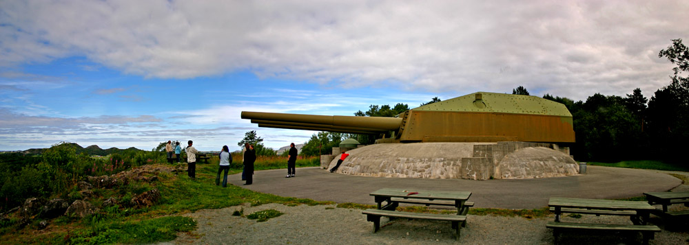 фото "World WarII canons from the battleship Gneisenau" метки: репортаж, 