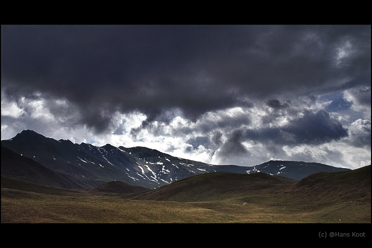 photo "and the land echoed the sky...." tags: landscape, clouds, mountains