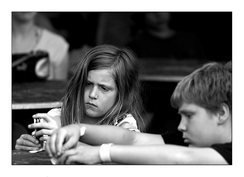 photo "Game Over" tags: black&white, portrait, children