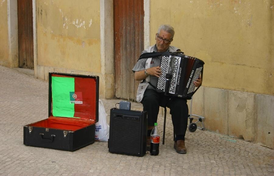 фото "Holidays V - Street Musician" метки: портрет, мужчина