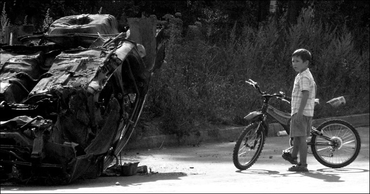 photo "The motorist" tags: black&white, 