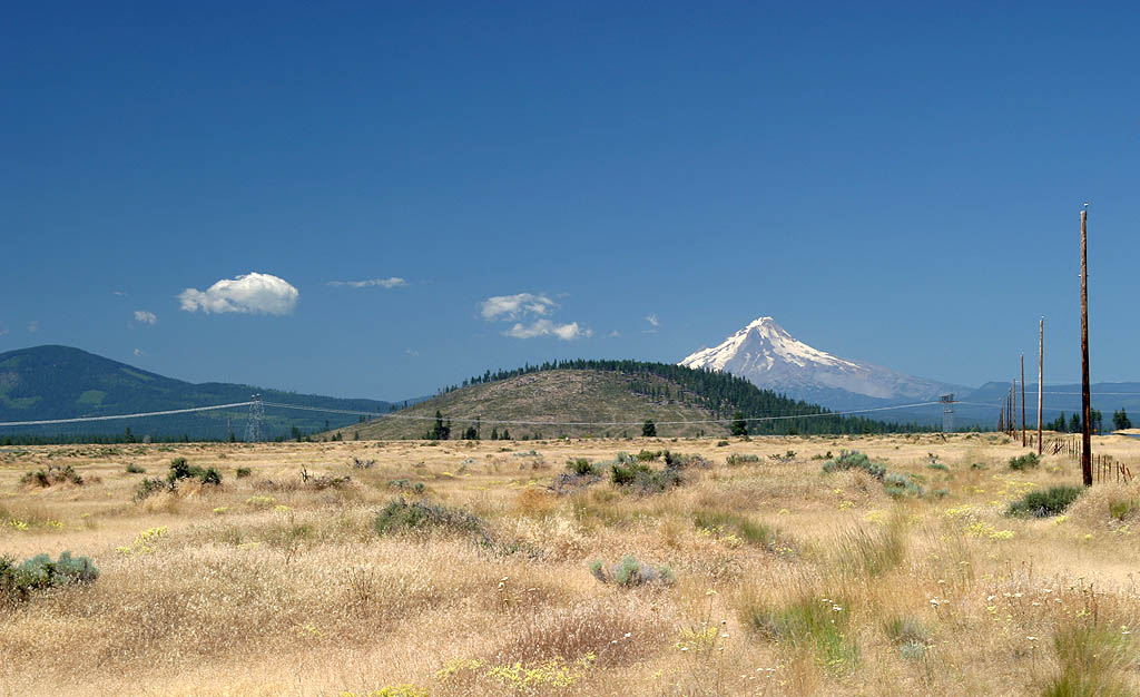 photo "A Wired Hood" tags: landscape, mountains, summer