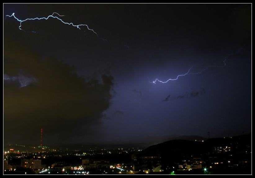 photo "thunderbolt" tags: architecture, landscape, 