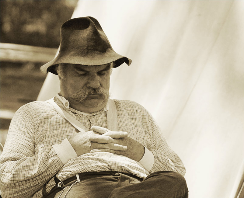 photo "Confiderate sleeping" tags: old-time, portrait, man