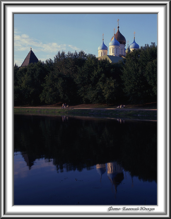 photo "Domes of a monastery" tags: architecture, landscape, 