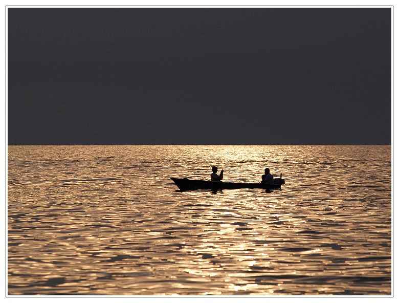 photo "All alone in the middle of nowhere" tags: landscape, sunset, water