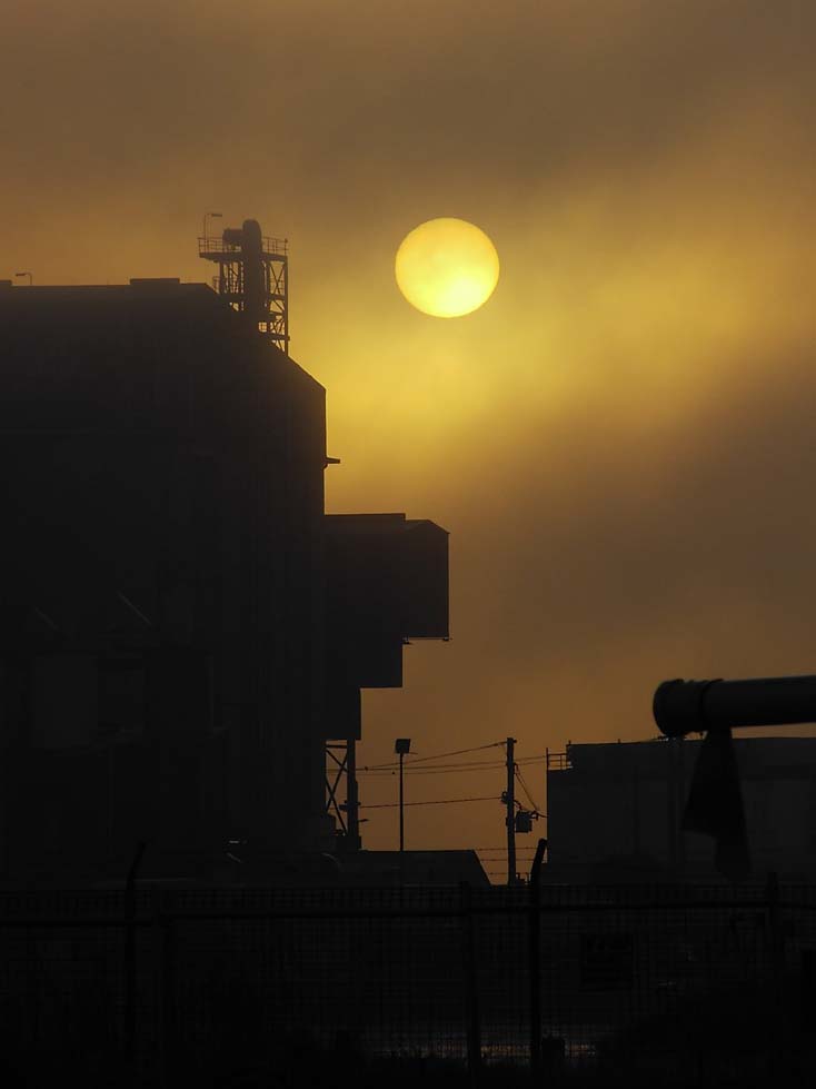 фото "Industry in the fog" метки: архитектура, пейзаж, 