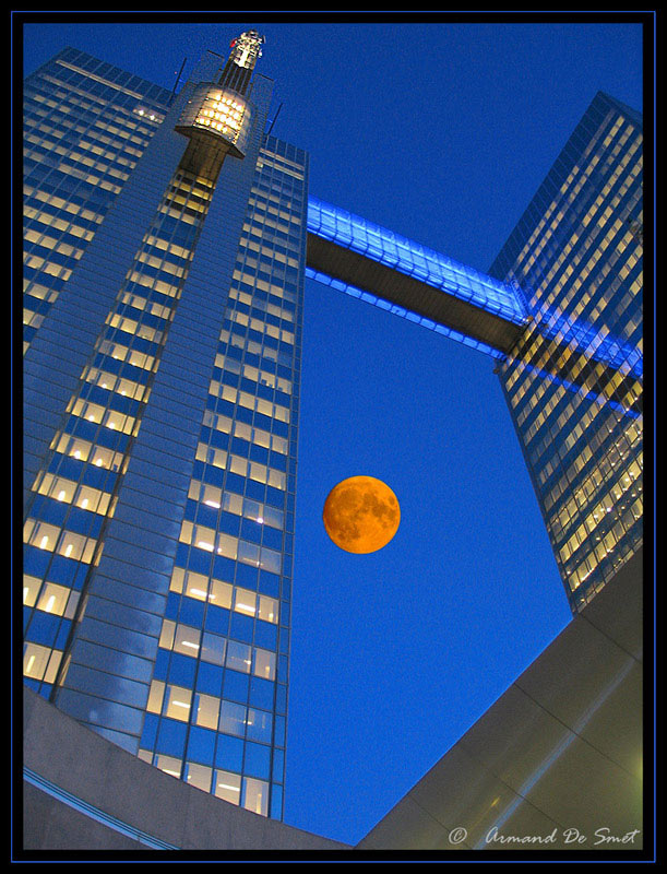 photo "Moonlight" tags: architecture, landscape, 