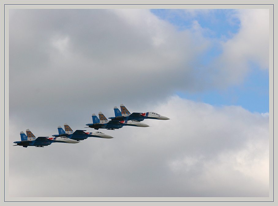 photo "Russian Heroes" tags: reporting, landscape, clouds