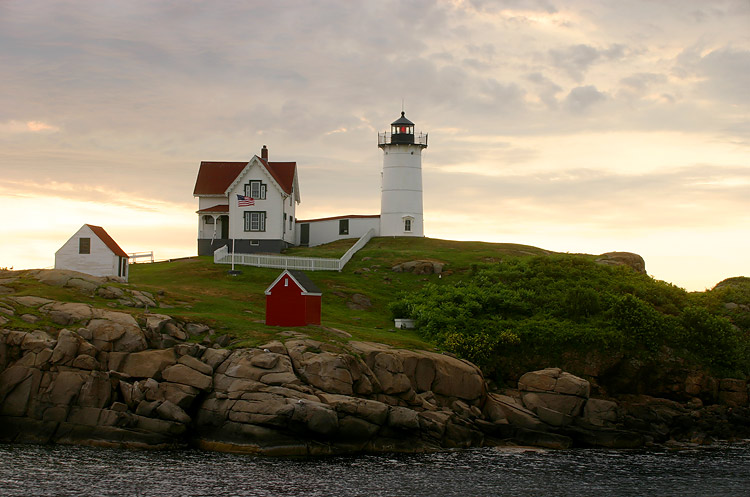 фото "Cape Neddick Lighthouse II" метки: разное, 