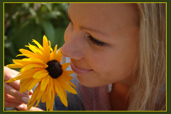 photo "Topynambur" tags: portrait, nature, flowers, woman