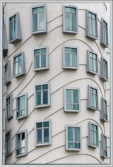 photo "Windows 2000" tags: architecture, travel, landscape, Europe