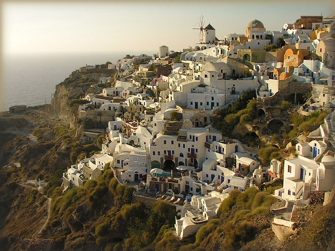 photo "Oia. City on the rock. Santorini, Greece." tags: landscape, architecture, summer