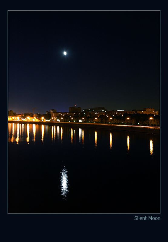 photo "Silent moon" tags: architecture, landscape, night