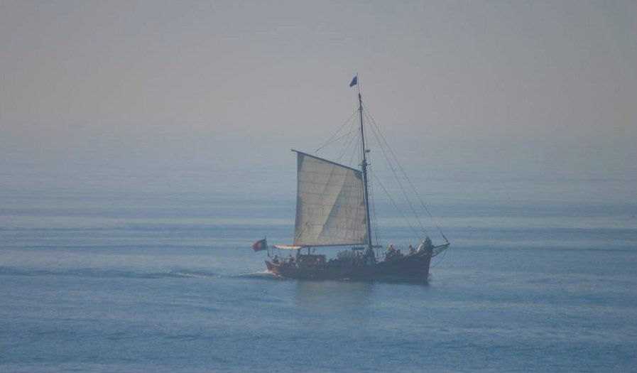 photo "Holidays XIV - Portuguese pirates ???" tags: landscape, water