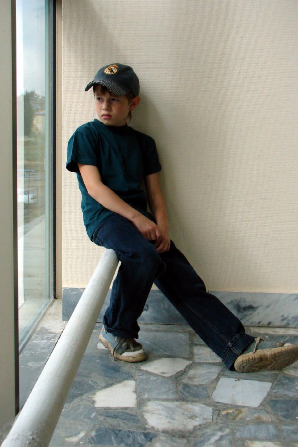 photo "The boy at a window" tags: portrait, genre, children
