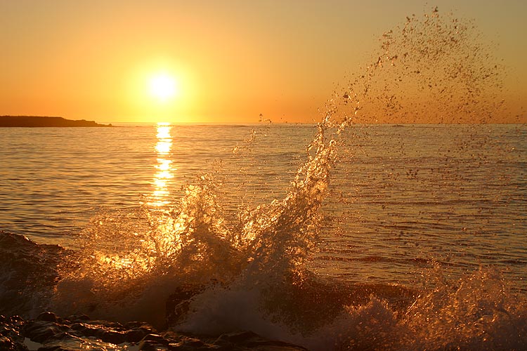 photo "Morning Splash" tags: landscape, sunset, water