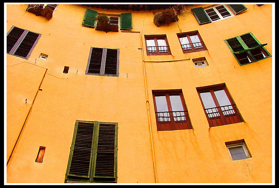 photo "Circle makes a Square" tags: travel, architecture, landscape, Europe