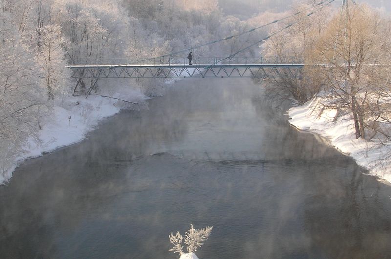 photo "The bridge through the river" tags: landscape, water, winter
