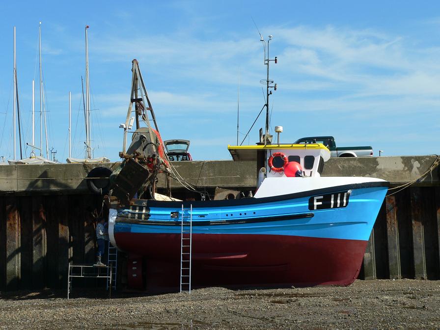 photo "Preparing the boat..." tags: misc., 