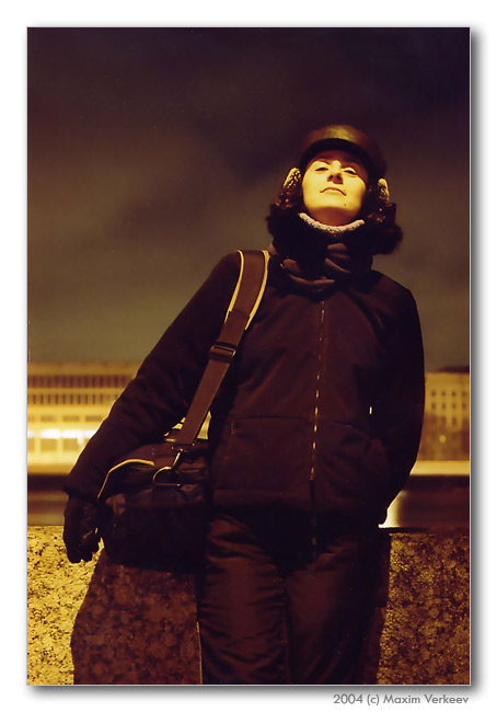 photo "Portrait under night illumination" tags: portrait, travel, Europe, woman