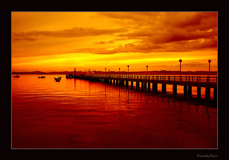 photo "Pier in red" tags: landscape, sunset, water