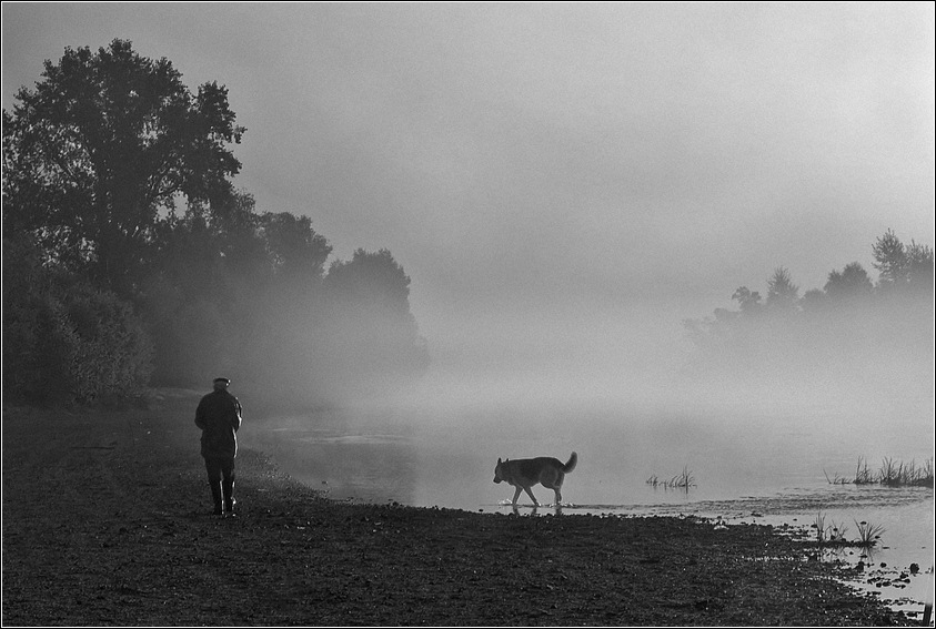 photo "Walks in a fog" tags: black&white, 