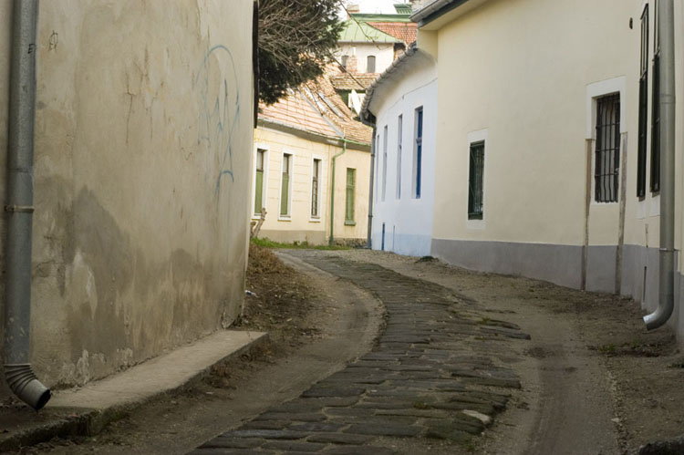 photo "A narrow passage" tags: misc., architecture, landscape, 