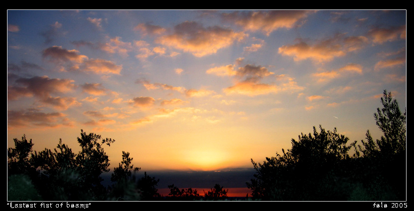 photo "Lastest fist of beams" tags: landscape, sunset