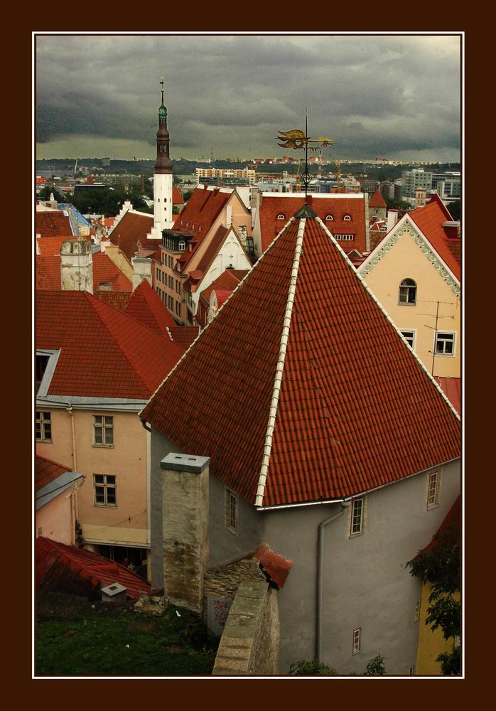 photo "Roofs of old city" tags: architecture, travel, landscape, Europe