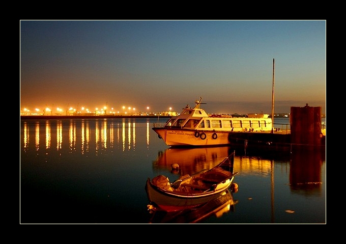 photo "Small harbour" tags: landscape, night