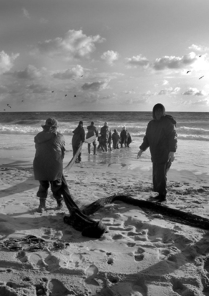 photo "Fishing day" tags: misc., black&white, 