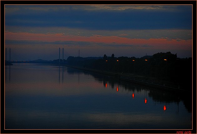 photo "sunday 25 sept 2005" tags: landscape, sunset, water