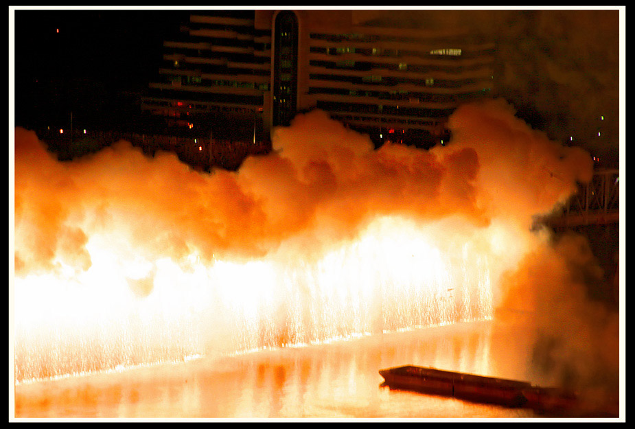 photo "Firefall CincinnatiO" tags: architecture, landscape, 