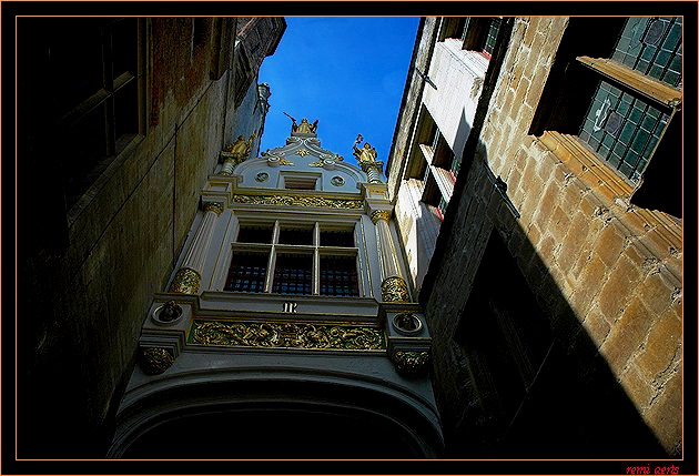 photo "golden house" tags: architecture, landscape, 