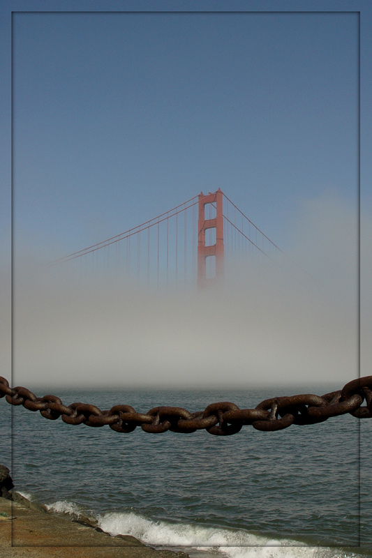 photo "Through the Chain" tags: architecture, travel, landscape, North America